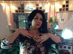 Fatimə Fətəliyeva sevgilisinin adının baş hərfini boynundan asdı - FOTO