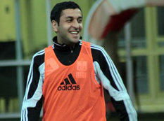 "İki kubokdan birini qazanmalıyıq"