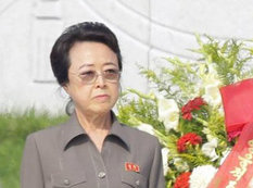 Diktatorun bibisi Avropaya qaçdı - FOTO