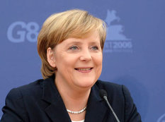 25 yaşlı türk Angela Merkelin yatağında yaxalandı