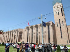 Polis ermənilərin aksiyasını dağıtdı - FOTO