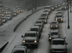 Magistral yollarda nəqliyyatın hərəkəti məhdudlaşıb