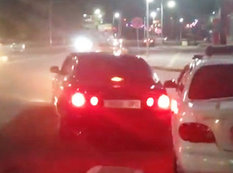 Bakılı sürücünün Saatlıda maşın "şousu"