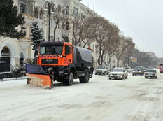 Paytaxtda qarlı hava ilə əlaqədar təhlükəli yolların SİYAHISI - YENİLƏNİB