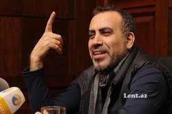 Məşhur türk müğənni Bakıya gəlib - FOTO