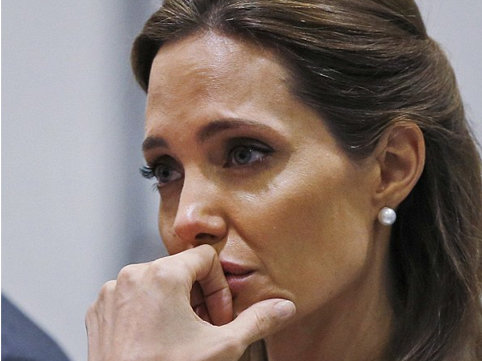 Ancelina ABŞ-ı tərk edir