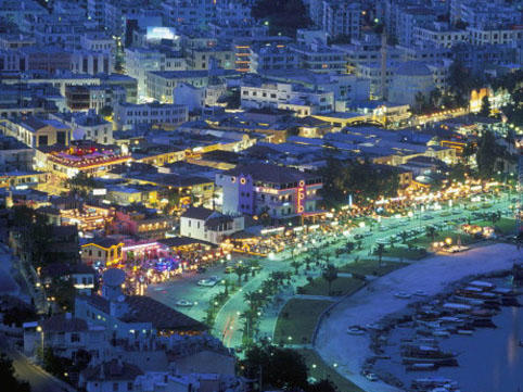 Türkiyədə onlarla turist hoteldə zəhərləndi