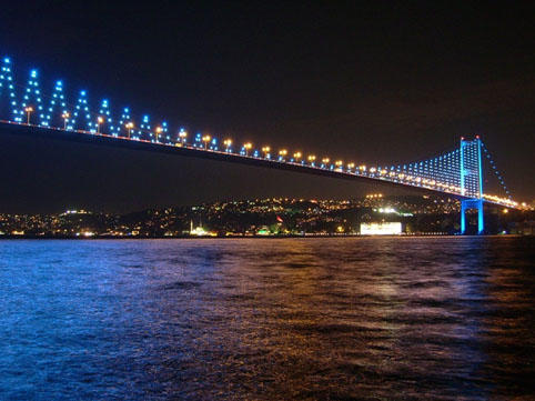 İstanbul boğazında gəmi hərəkəti dayandırıldı