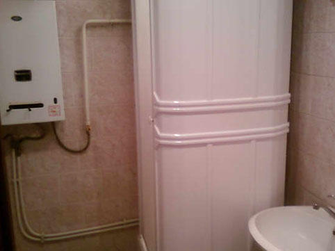 Azərbaycanda ailə faciəsi - Nənə ilə nəvənin hamamdan meyiti tapıldı