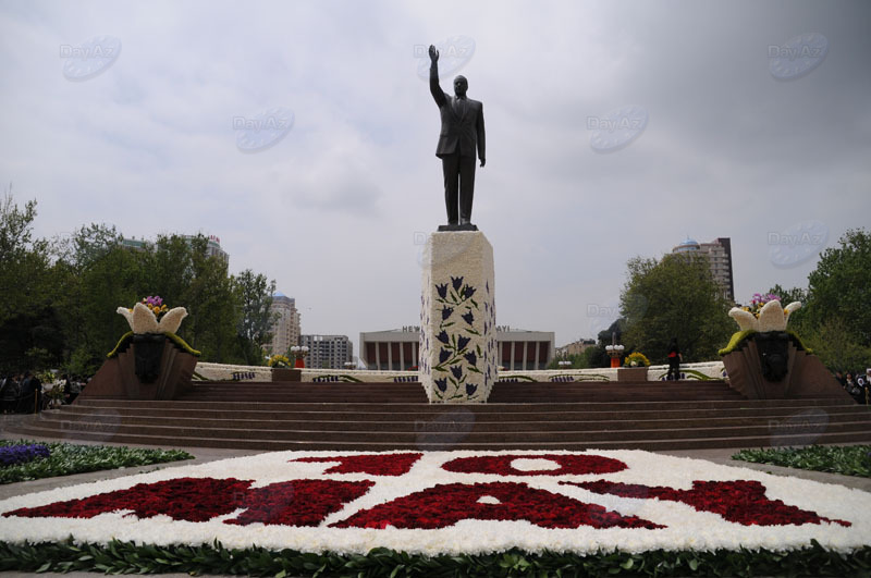 Bakıda Gül bayramı qeyd olunur – FOTOSESSİYA