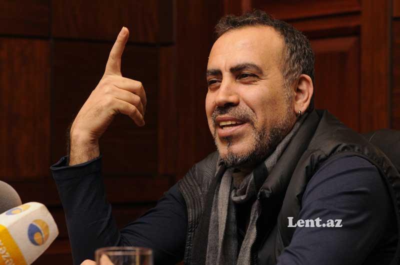 Məşhur türk müğənni Bakıya gəlib - FOTO