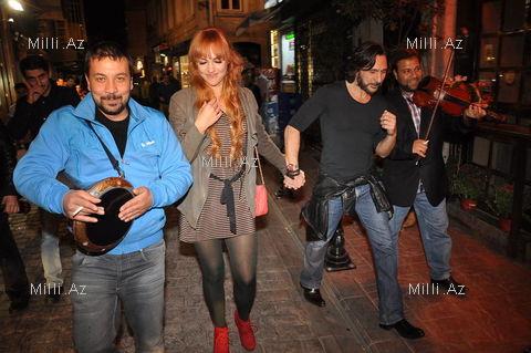 Hürrem sevgilisini qadının əlindən zorla qurtardı - FOTOSESSİYA