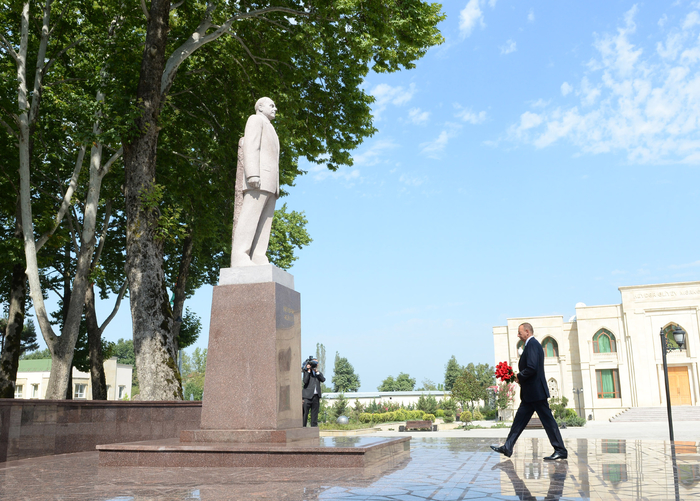 Prezident İlham Əliyev: "Biz bütün dövrlərdə, müstəqilliyin son 20 ili ərzində inamla irəliyə gedirik, öz gücümüzü artırırıq, iqtisadiyyatımızı gücləndiririk" - YENİLƏNİB - FOTO