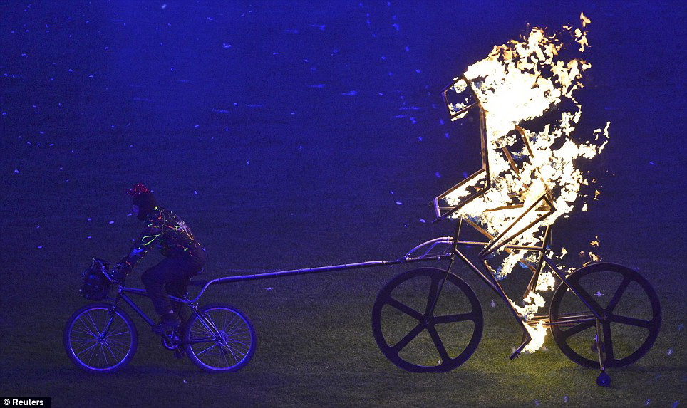 Paralimpiada-2012 başa çatdı: Londonda alov festivalı - FOTO