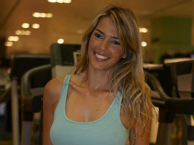 “Beşiktaş”ın oyunçusu özünə aparıcı sevgili tapdı – FOTOSESSİYA