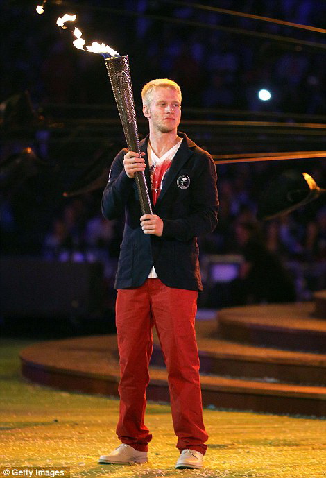 Paralimpiada-2012 başa çatdı: Londonda alov festivalı - FOTO