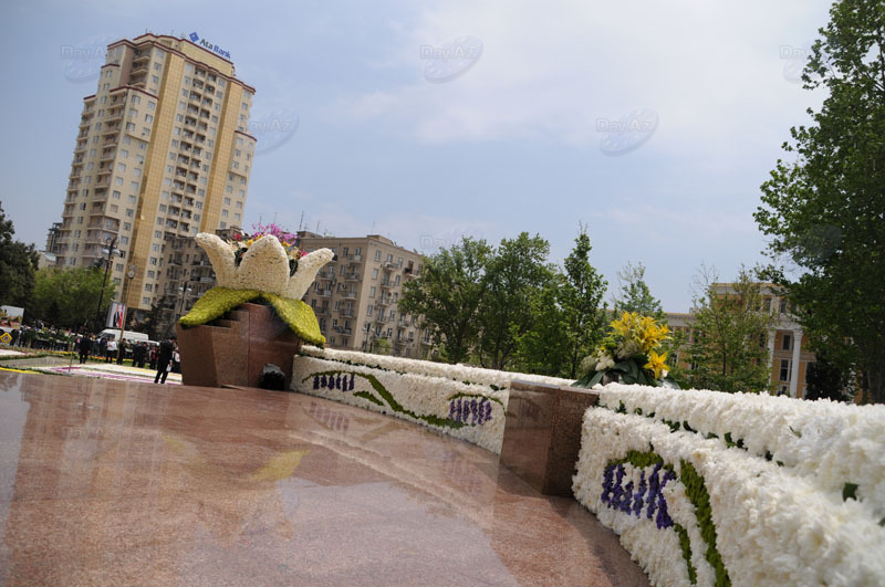 Bakıda Gül bayramı qeyd olunur – FOTOSESSİYA