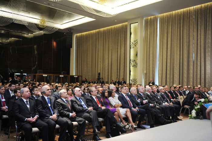 Prezident İlham Əliyev: "Enerji potensialımız regionun, xüsusən də Avropanın enerji təhlükəsizliyində daha böyük rol oynayır və oynayacaq" - YENİLƏNİB - FOTO