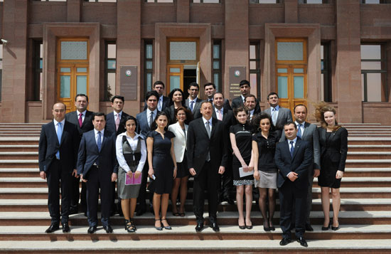 Prezident İlham Əliyev: "Gənclərimizin xaricdə təhsil alması üçün əlavə tədbirlər görüləcək"  - FOTO-YENİLƏNİB