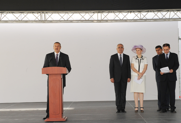 Prezident İlham Əliyev: "Azərbaycanda qeyri-neft sektorunun inkişafına çox böyük diqqət göstərilir" - YENİLƏNİB - FOTO