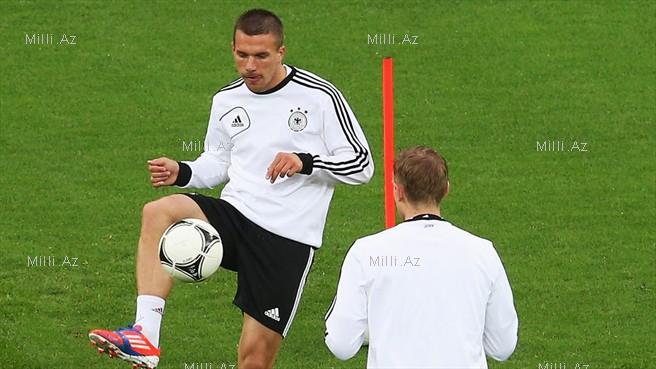 "Avro-2012": Almanlar çətin yunan müdafiəsini yara biləcəklərmi? - FOTOSESSİYA