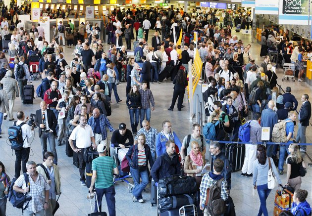 "Lufthansa" 100-dən çox reysini təxirə salıb - YENİLƏNİB - FOTO