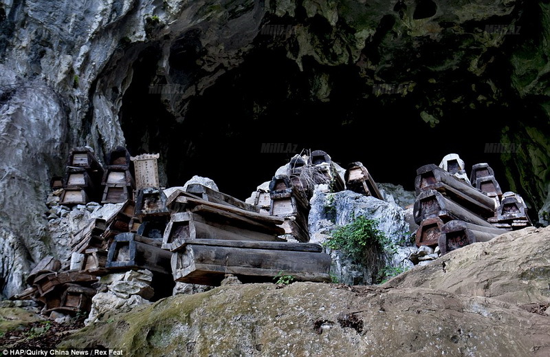 Ən əcaib qəbristanlıq: ölülər mağarada, üzüaşağı - FOTO