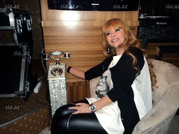 Aygün Kazımova yaxşı saxtakarlıqla üz-üzə - FOTOSESSİYA
