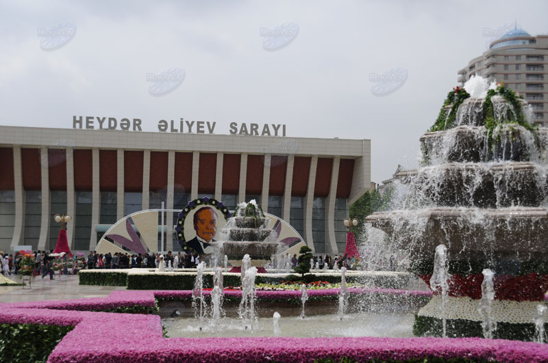 Bakıda Gül bayramı qeyd olunur – FOTOSESSİYA