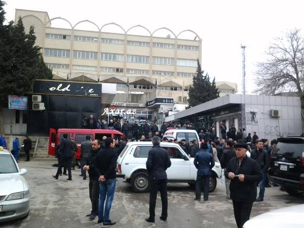 Bakıda "Moskva" univermağı yandı, xeyli qızıl əridi - YENİLƏNİB - VİDEO - FOTO