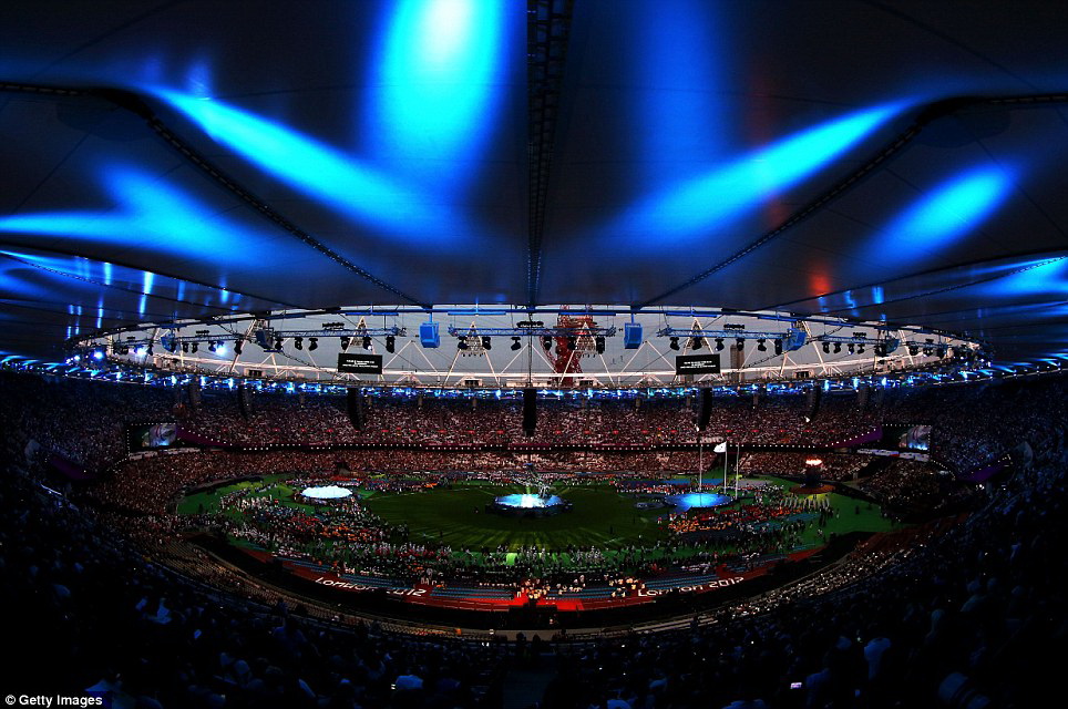 Paralimpiada-2012 başa çatdı: Londonda alov festivalı - FOTO