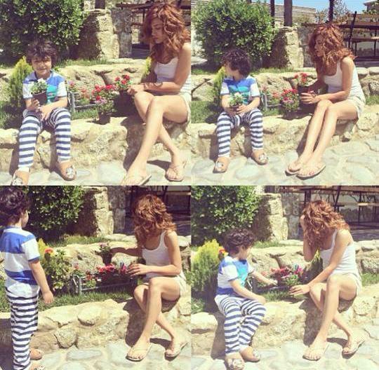 Müğənni Röya həyəti abadlaşdırır - FOTO