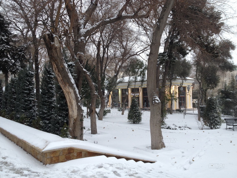 Bakıya güclü qar yağır - YENİLƏNİB - VİDEO - FOTOSESSİYA