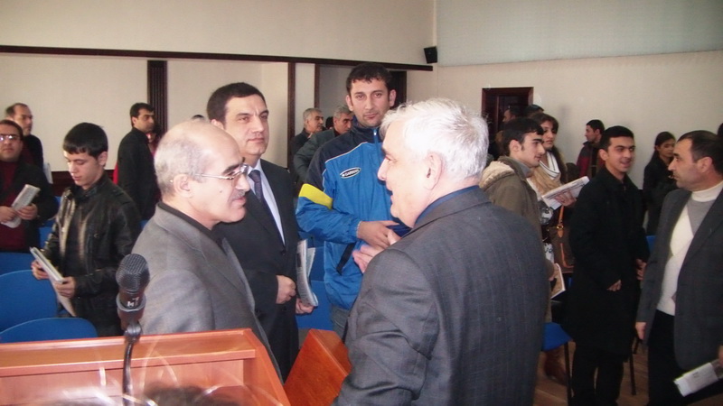 İlin romanı və onilliyin əsəri seçildi - FOTO
