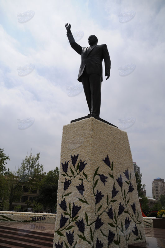 Bakıda Gül bayramı qeyd olunur – FOTOSESSİYA
