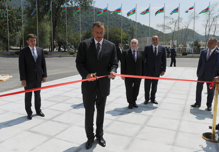 Prezident İlham Əliyev: "Biz bütün dövrlərdə, müstəqilliyin son 20 ili ərzində inamla irəliyə gedirik, öz gücümüzü artırırıq, iqtisadiyyatımızı gücləndiririk" - YENİLƏNİB - FOTO