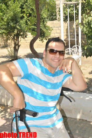 Samuray papağı, meyvəli bağ və ya müğənni Murad Sadıxın rəngarəng yay istirahəti - FOTOSESSİYA