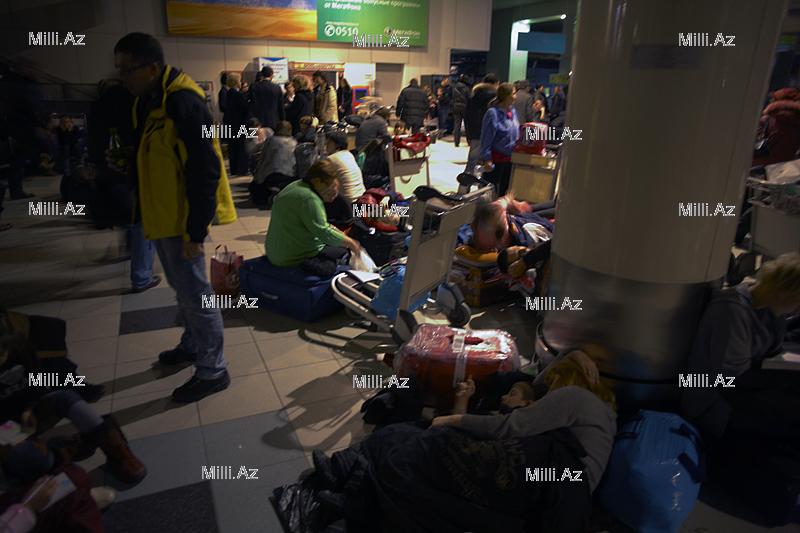 Moskva hava limanlarının "donu açılır" - FOTOSESSİYA