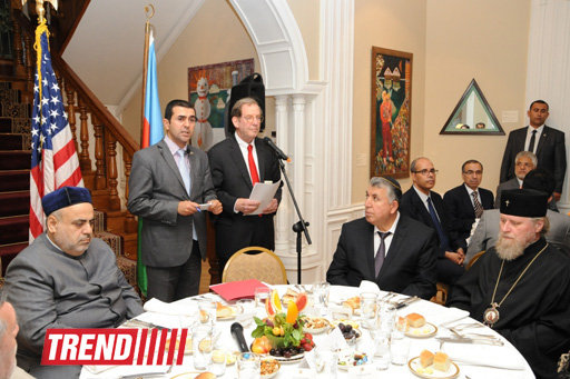 ABŞ-ın Azərbaycandakı səfiri iftar süfrəsi açıb - FOTO