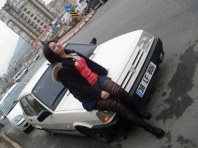 Bu da Gürkanın "Tofaş" qızları - FOTO