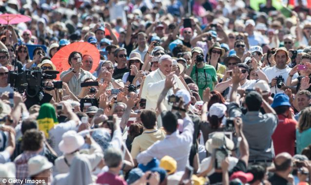 Papa baykerləri salamladı: "Tanrı sizi qorusun!" - FOTO