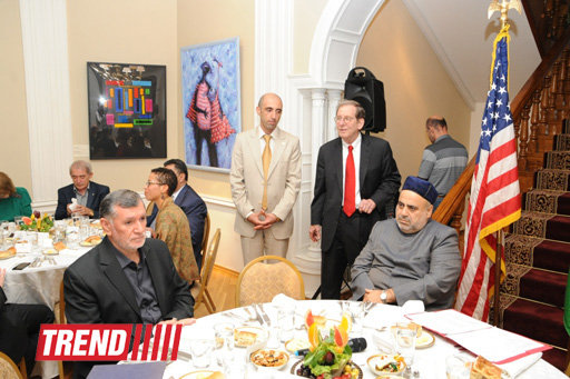 ABŞ-ın Azərbaycandakı səfiri iftar süfrəsi açıb - FOTO