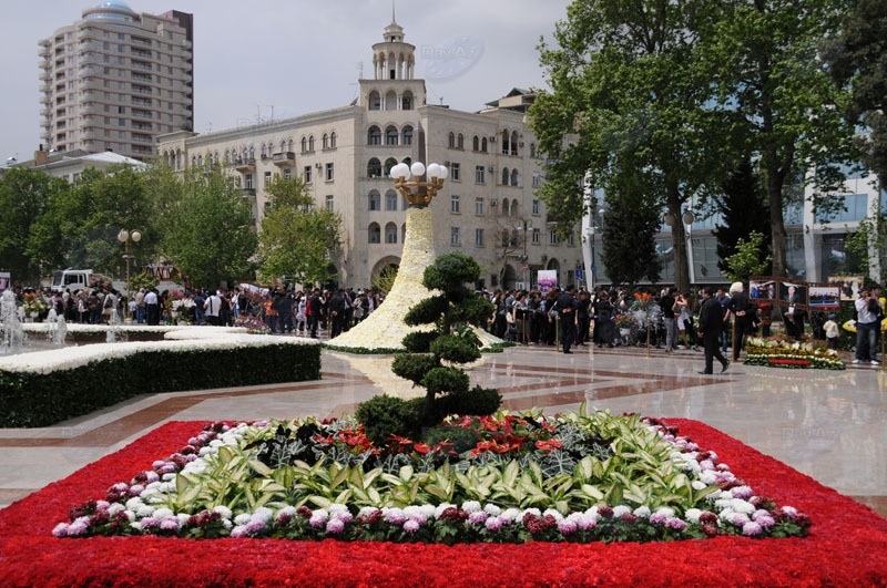 Bakıda Gül bayramı qeyd olunur – FOTOSESSİYA