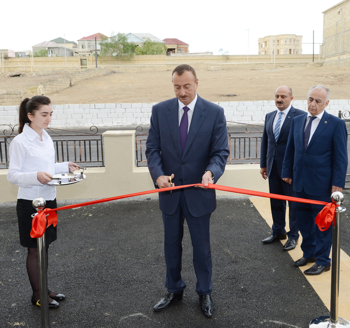 Prezident İlham Əliyev Badamdar qəsəbəsində yeni inşa olunan 329 nömrəli tam orta məktəbin və uşaq bağçasının açılış mərasimlərində iştirak edib - FOTO