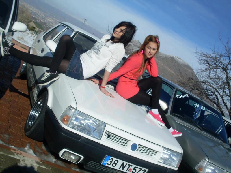Bu da Gürkanın "Tofaş" qızları - FOTO