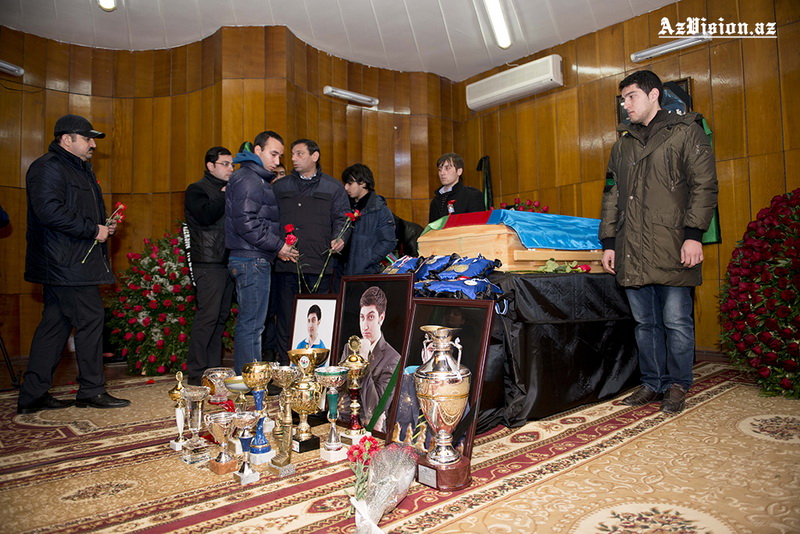 Vüqar Həşimov dəfn olundu - YENİLƏNİB - FOTO