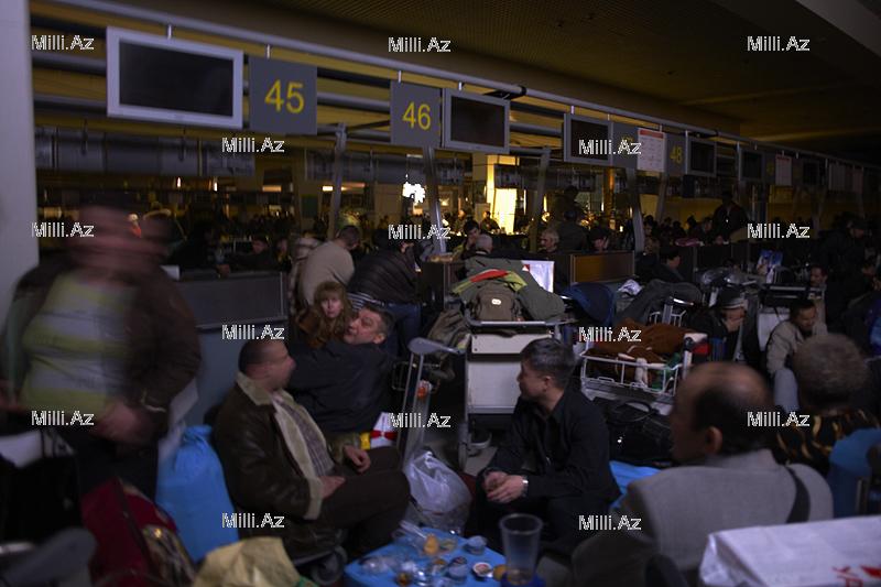 Moskva hava limanlarının "donu açılır" - FOTOSESSİYA