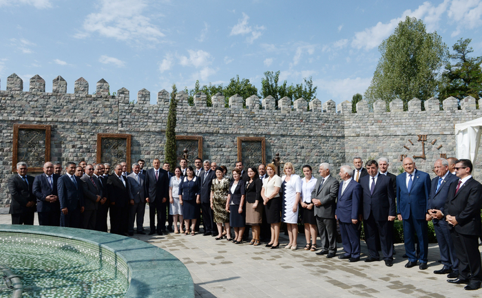 Prezident İlham Əliyev: "Biz bütün dövrlərdə, müstəqilliyin son 20 ili ərzində inamla irəliyə gedirik, öz gücümüzü artırırıq, iqtisadiyyatımızı gücləndiririk" - YENİLƏNİB - FOTO
