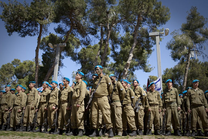 Beret axtarışına çıxmış əsgərlər - FOTO