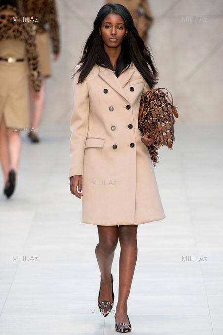 Yırtıcılıq və romantika: Burberry-nin yeni kolleksiyası - FOTO